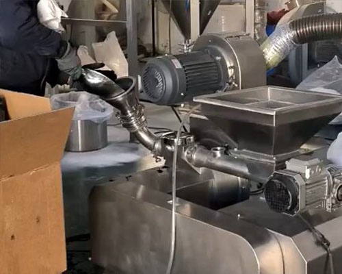 <b>碳納米管超細(xì)粉碎機(jī)加工粉體現(xiàn)場視頻</b>